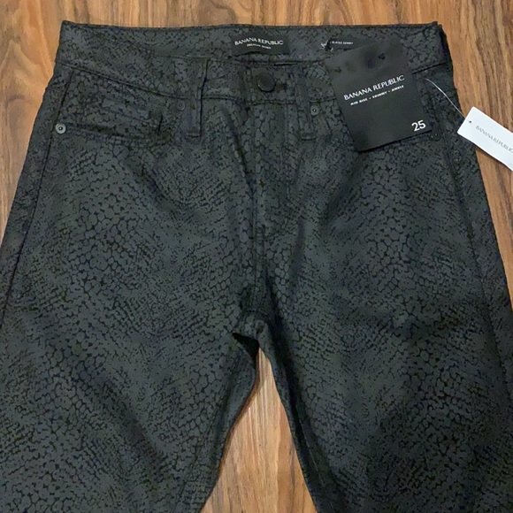 Banana Republic Mid Rise Skinny Snake Print Jean - Picture 5 of 12